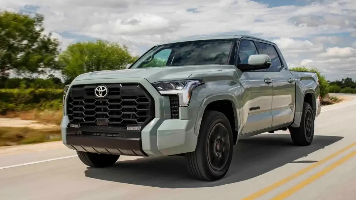 Toyota Việt Nam gọi sửa chữa hơn 7.500 xe do lỗi màn hình